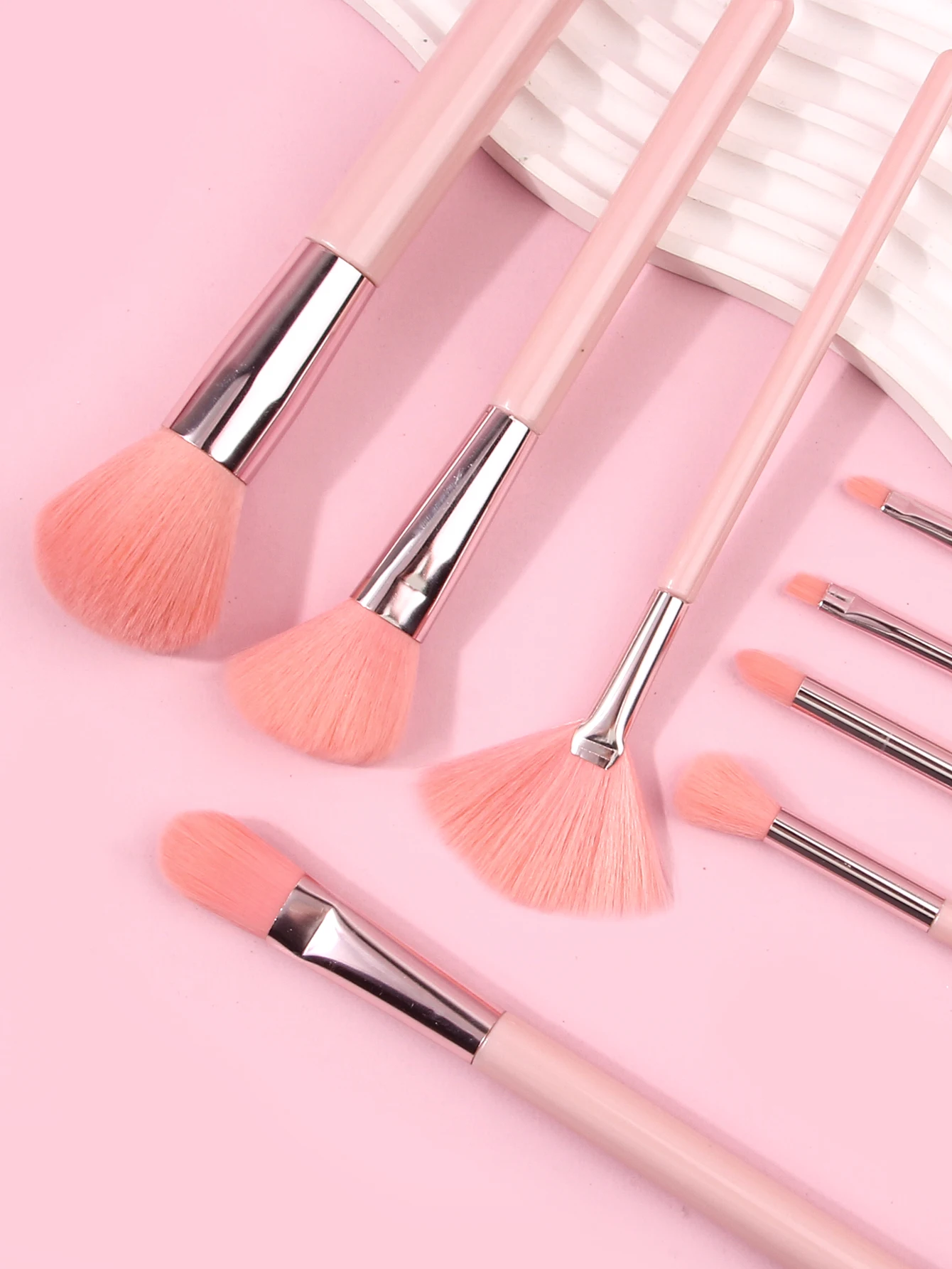 High appearance level Pink box 8 makeup brushes Soft hair loose powder Setting brush Blush brush Full set of makeup brushes