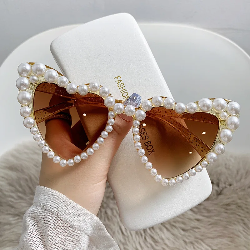 

Fashion Retro Heart-Shaped Pearl Frame Sunglasses UV400 Women Cat Eye Eyewear Trendy Beach Party Sun Glasses Heart Frame Lentes