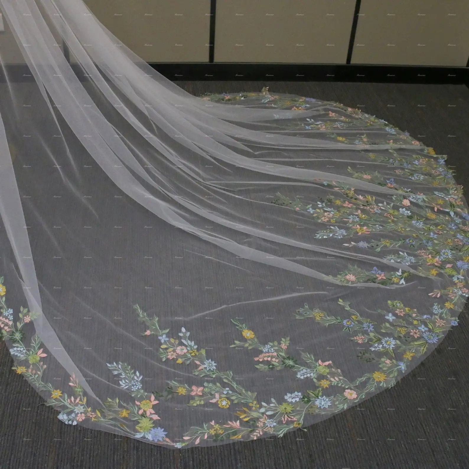 

Wedding Accessories Lace Bridal Veil Embroidered Flower Lace White Ivory Wedding Veil with Comb Handmade Custom Length Style