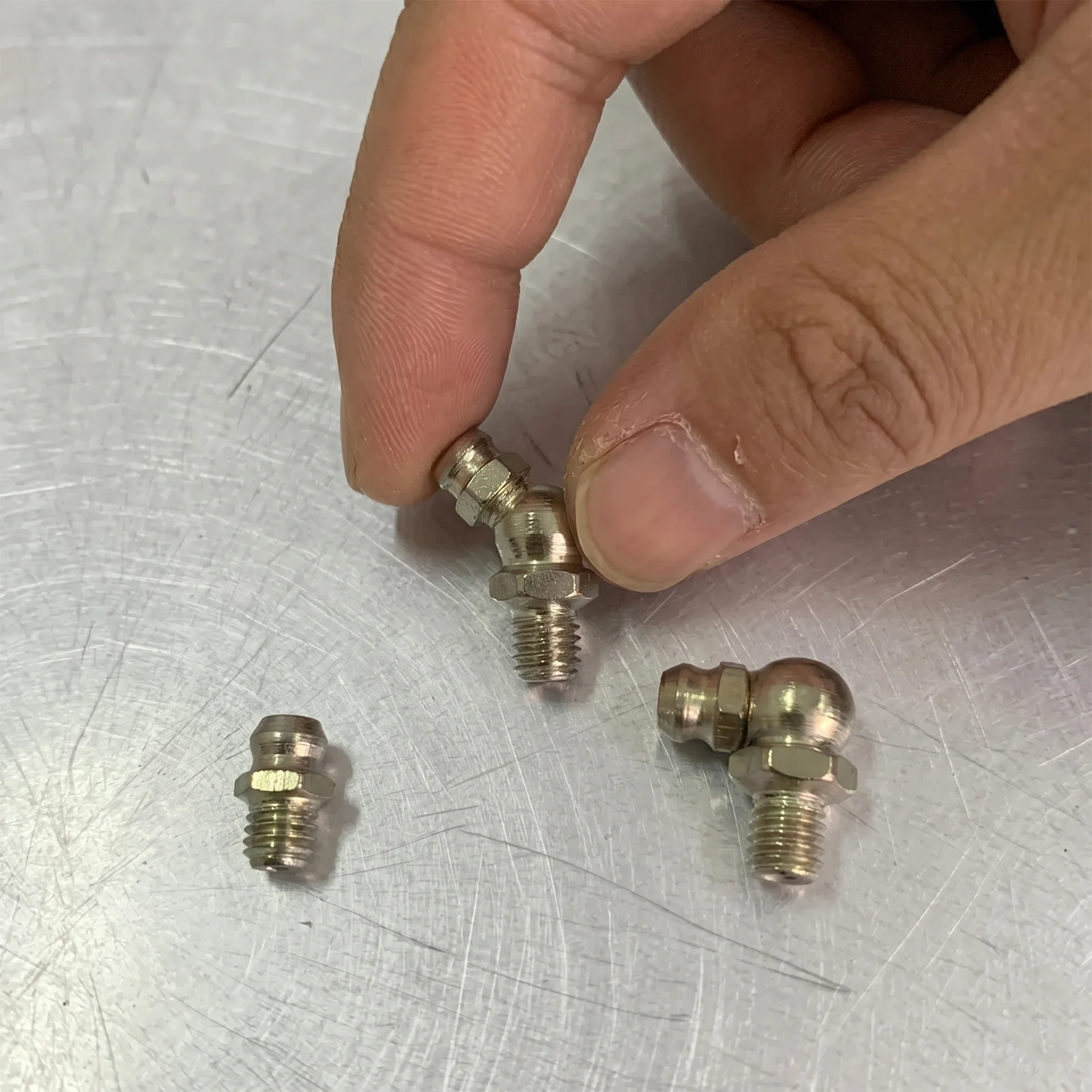 Metric Grease Nipple Assortment M6 Hydraulic Zerk Fitting Straight 45 90 Degree Angled Nozzle Adapter for Grease Gun Tool Kit