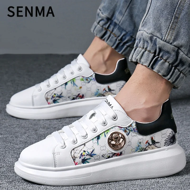 รองเท้าลำลองผู้ชาย SENMA รองเท้าลำลองผู้ชายสุดหรู รองเท้ากีฬาน้ำหนักเบา รองเท้าเทนนิส/รองเท้าเดินสบาย รองเท้าผ้าใบสีขาว