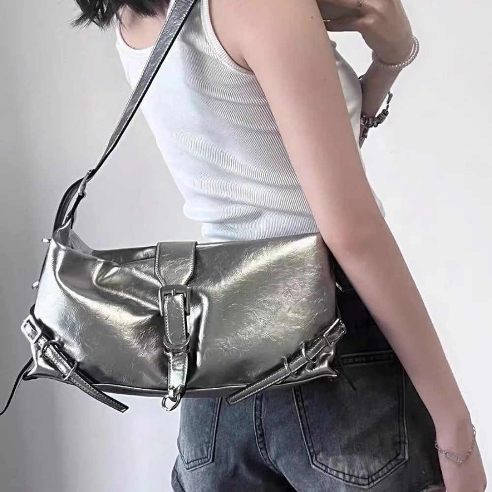 

New fashion trend chic niche armpit bag casual simple women's mobile phone small satchel shoulder messenger bag