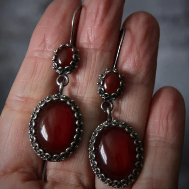 Vintage Oval Inlaid Red Zircon Women Earrings Classic Personality Ancient Silver Color Drop Earrings Jewelry