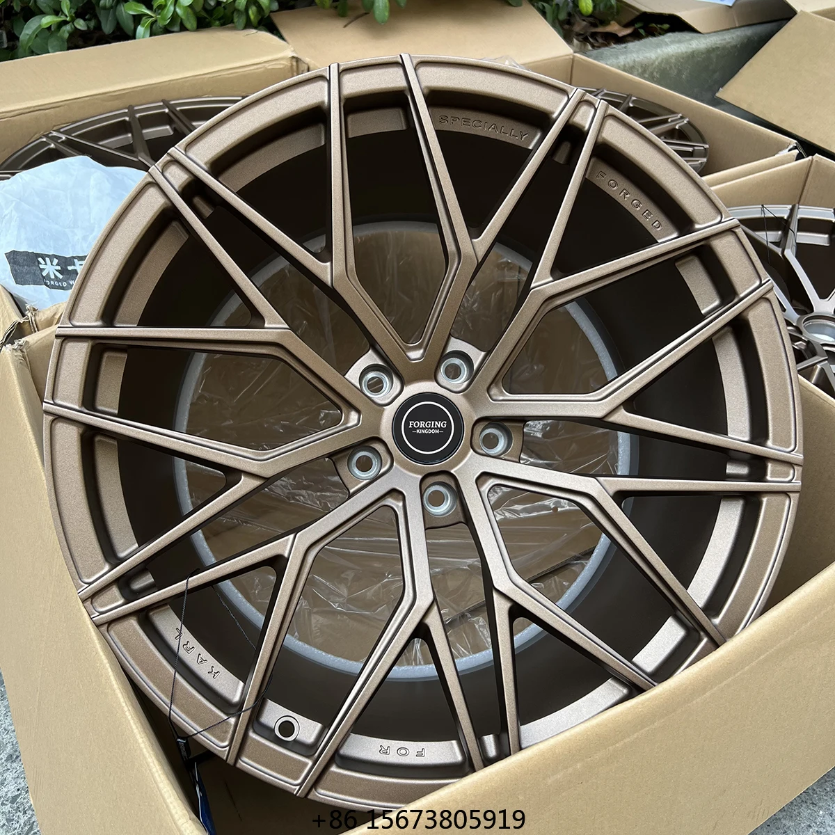 

Hot Sale Custom Forged Alloy Wheels with Bronze Coating 40mm-25mm-30mm-20mm Et 0mm-200mm PCD for Passenger Cars