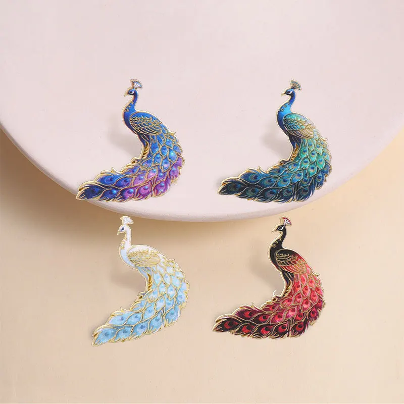 White Blue Peacock Enamel Pin Chinese Style National Trend Gold Outline Gradient Glaze for Women Qipao Dress Bag Elegant Gift