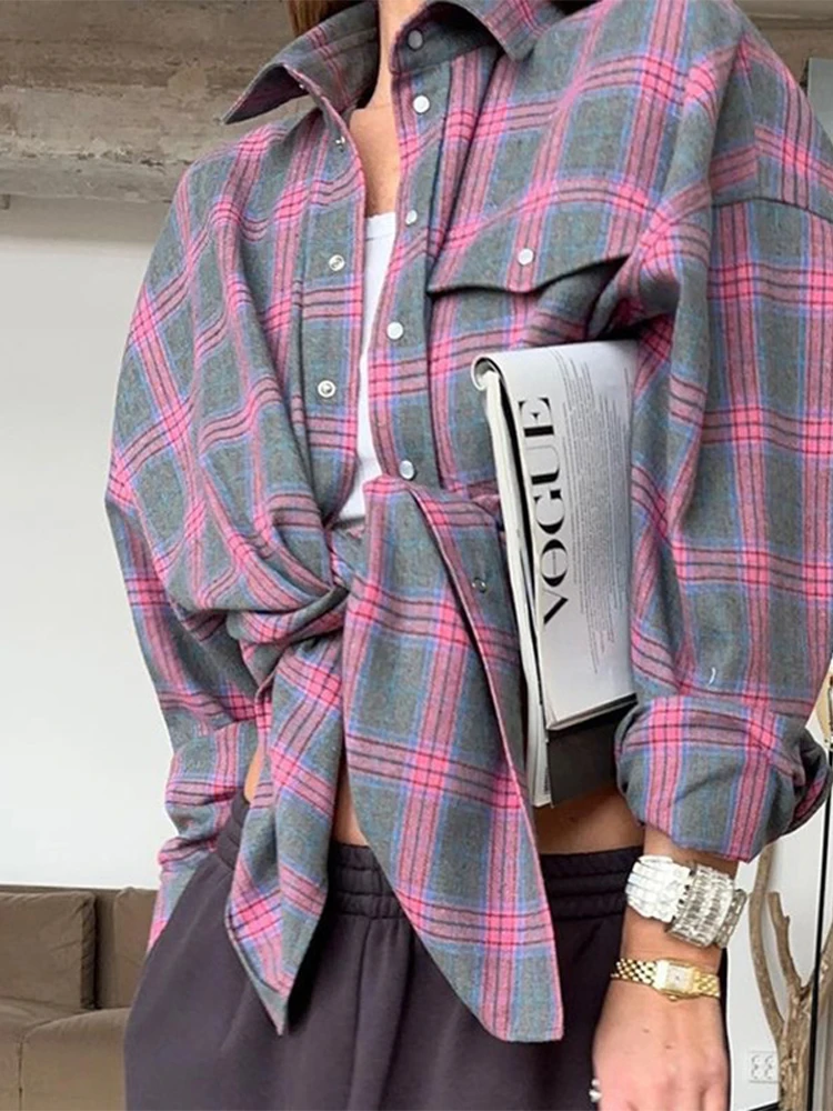 قمصان نسائية أنيقة ذات طية صدر السترة منقوشة وأكمام منتفخة واحدة الصدر قطع علوية نسائية موضة ربيع 2025 تناسب جميع ملابس الشارع النسائية