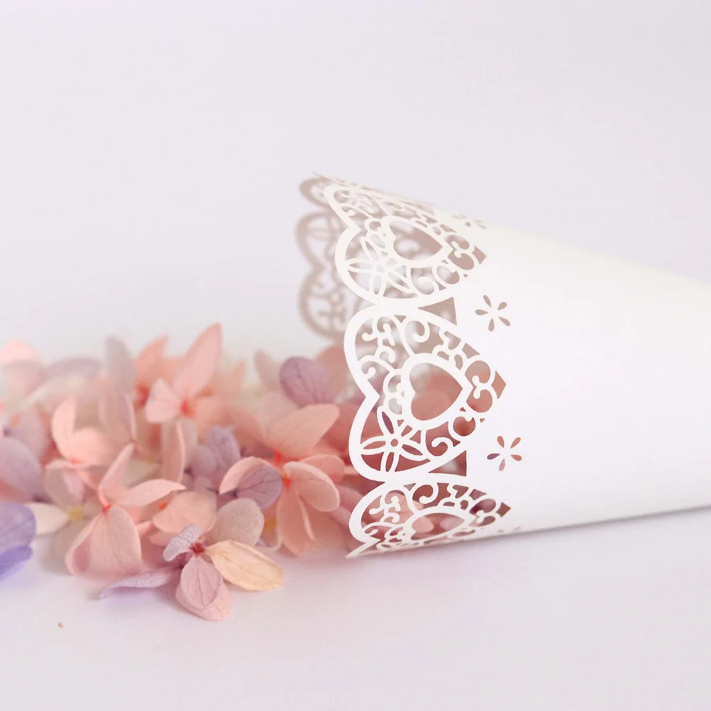 50pcs Hollow out Heart Pattern Dried Flower Cone Wrappers DIY Lace Paper Small Bouquet Packaging Flowers Wrapping Tube (White)