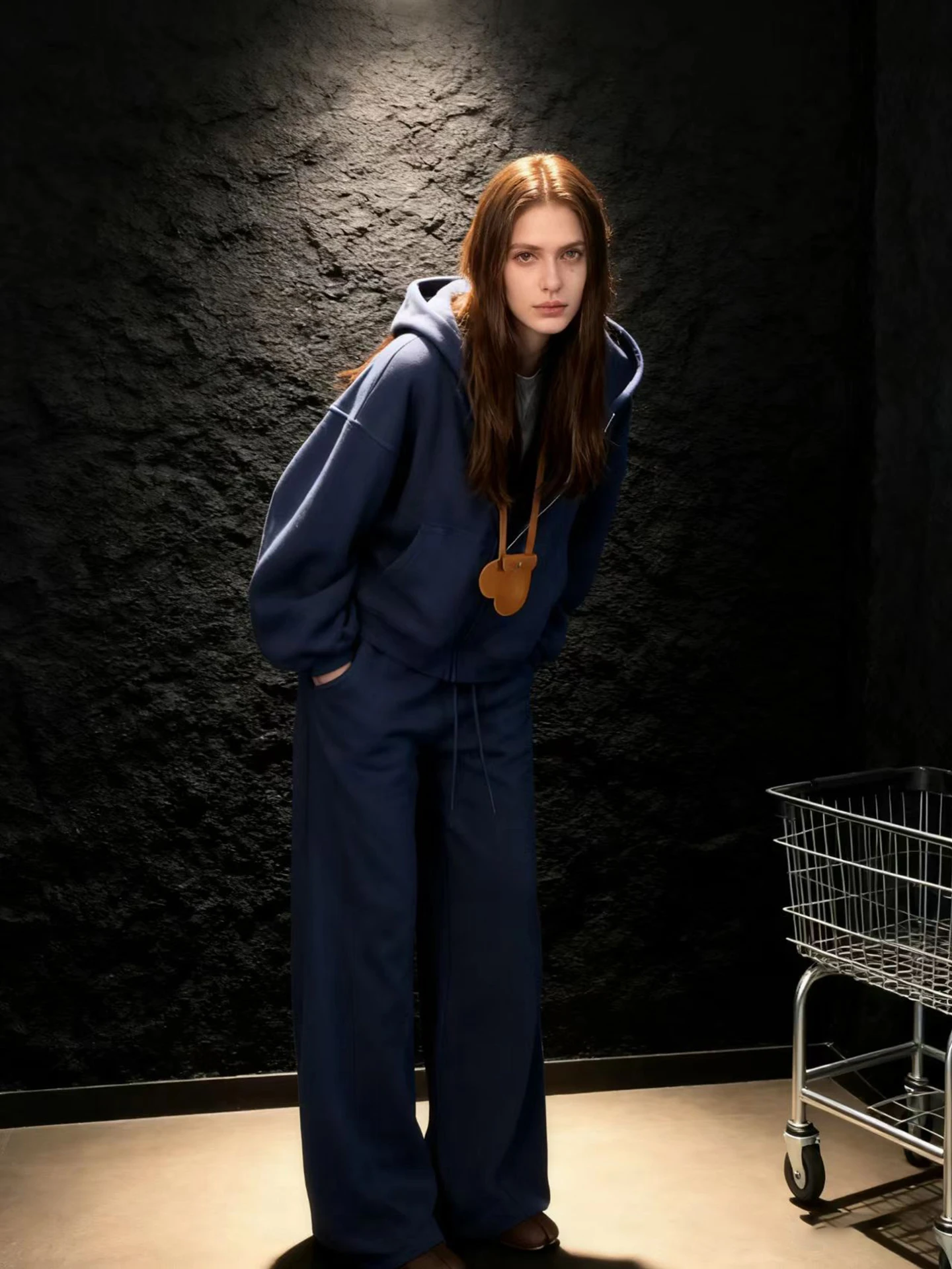 

Женский спортивный костюм HUAAPPUW: утепленные худи и брюки, повседневный стиль, длинный рукав, на молнии, из полиэстера