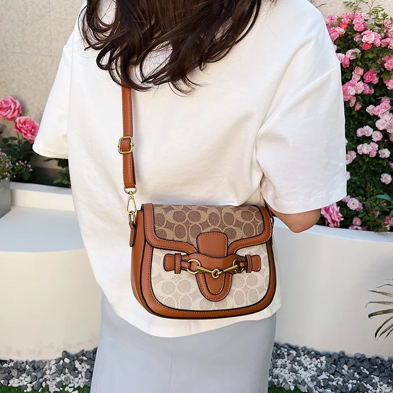 

2025 Latest Women's Premium Wide-Shoulder Saddle Bag Retro Print Shoulder/Crossbody Bag Fashionable & Functional