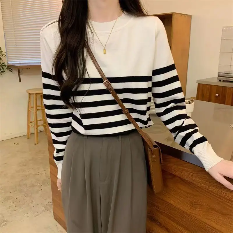 Casual Women\'s Stripe Contrast Knit Sweater Winter Thin O-Neck Loose Retro Elegant Korean Basic Pullover Trend Office Lady Top