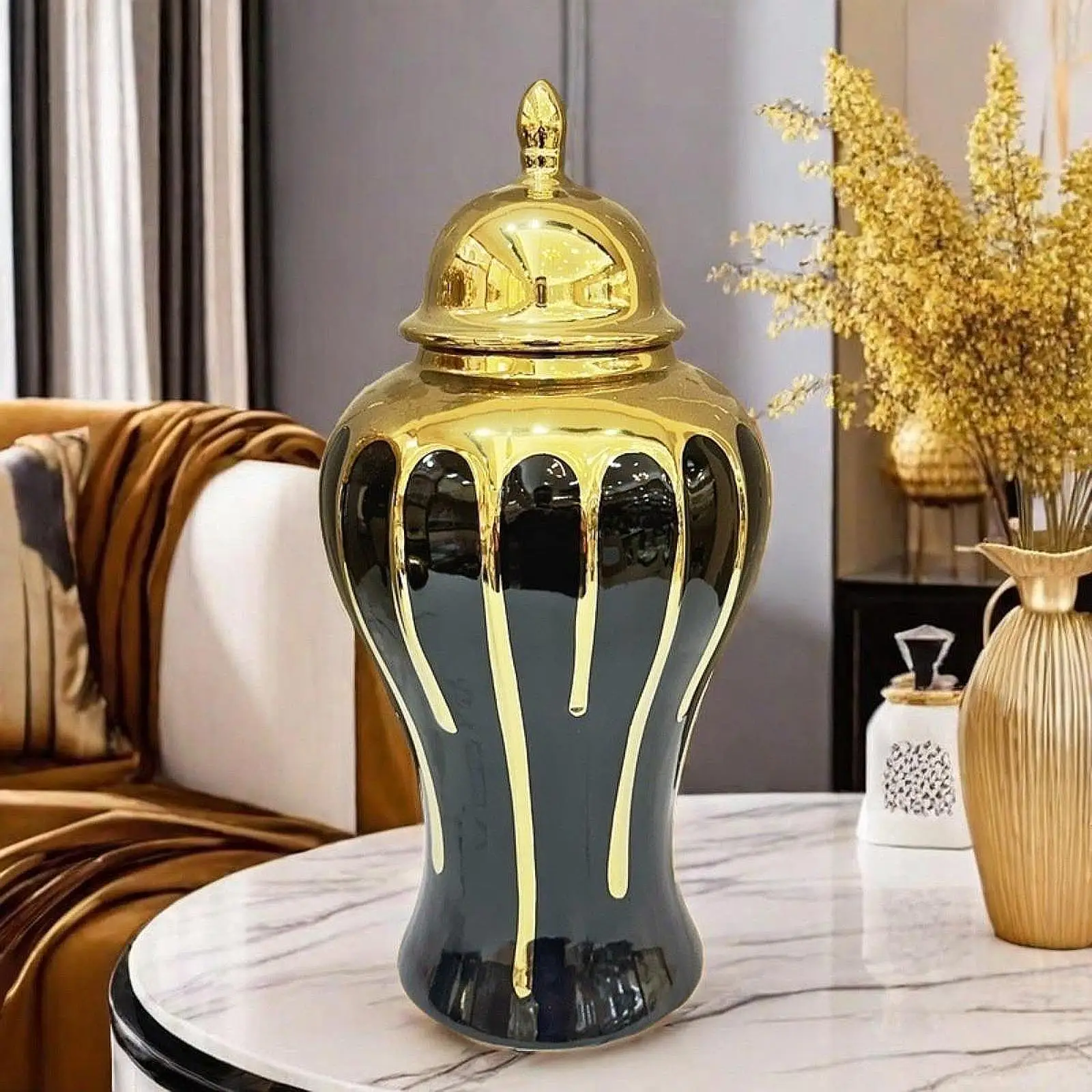 Ceramic Vase Jar Black and Gold Color with Lid Table Floral Arrangement