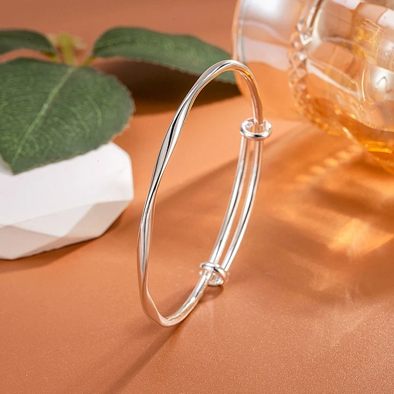Hot Selling Mobius Smooth Push-pull Twisted Bangle Fashionable Simple High-end Feeling Bracelet Gift for Women KOFSAC