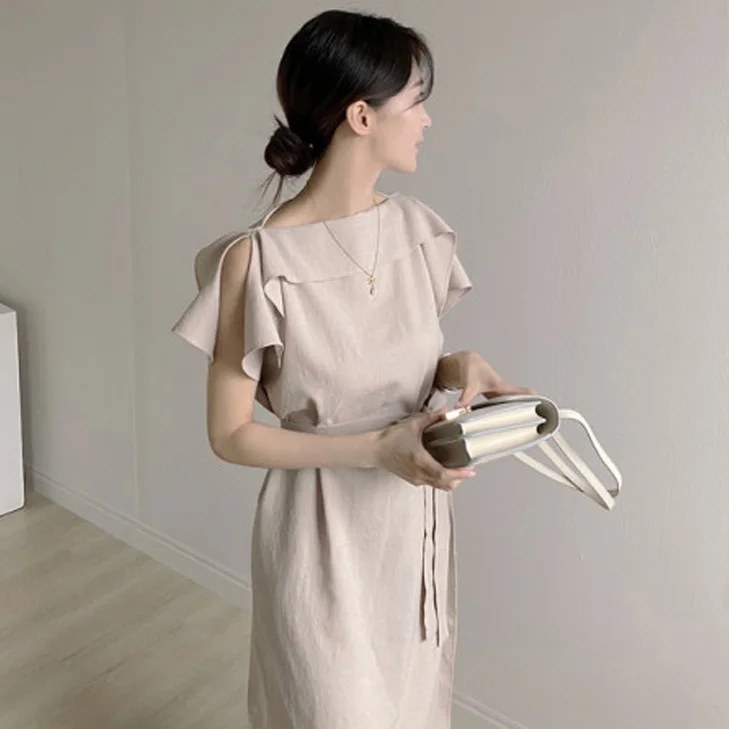 

Лето 2025 г., корейское женское элегантное длинное платье с открытыми плечами, вырезом лодочкой, воротником с рюшами, однотонное женское платье с завязками и поясом