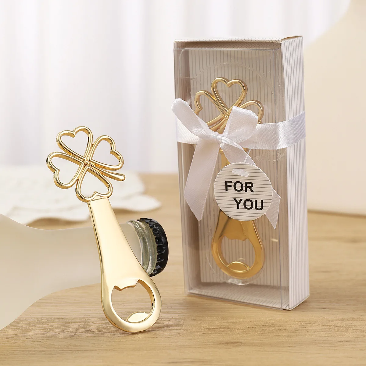 

20Pcs Gold Wedding Favors of Four Leaf Clover Bottle Opener Wedding Gift and Party shower Love hearts Wedding reception gifts