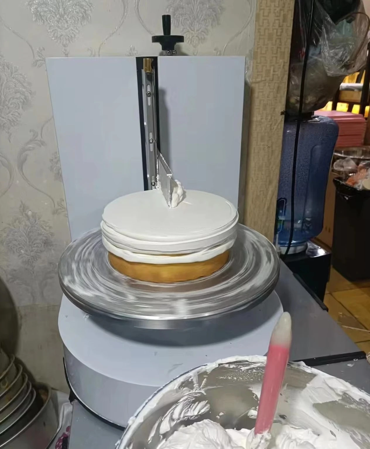 12inch Baking Machinery Birthday Cake Plastering Machine  Cake Spreading Machine  Cream Coating and Baking Equipment