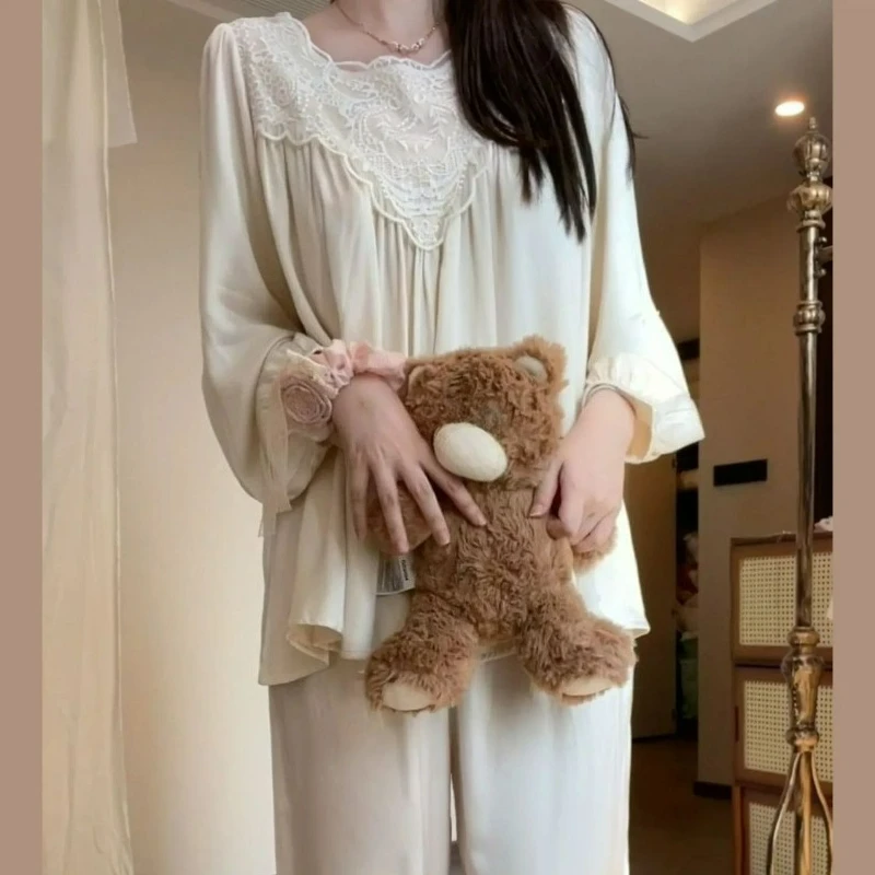 2026 ربيع الخريف نمط جديد أنيق أنيق كبير الحجم منامة للنساء Laid-الظهر الدانتيل فضفاض الراقية طويلة الأكمام ملابس المنزل