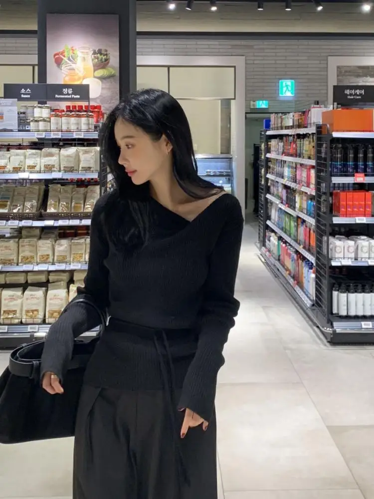 Sweter Rajutan Berenda Leher V Gaya Korea Wanita Atasan Warna Solid Kasual Slim Fit Lengan Panjang Chic Musim Gugur Musim Dingin Modis