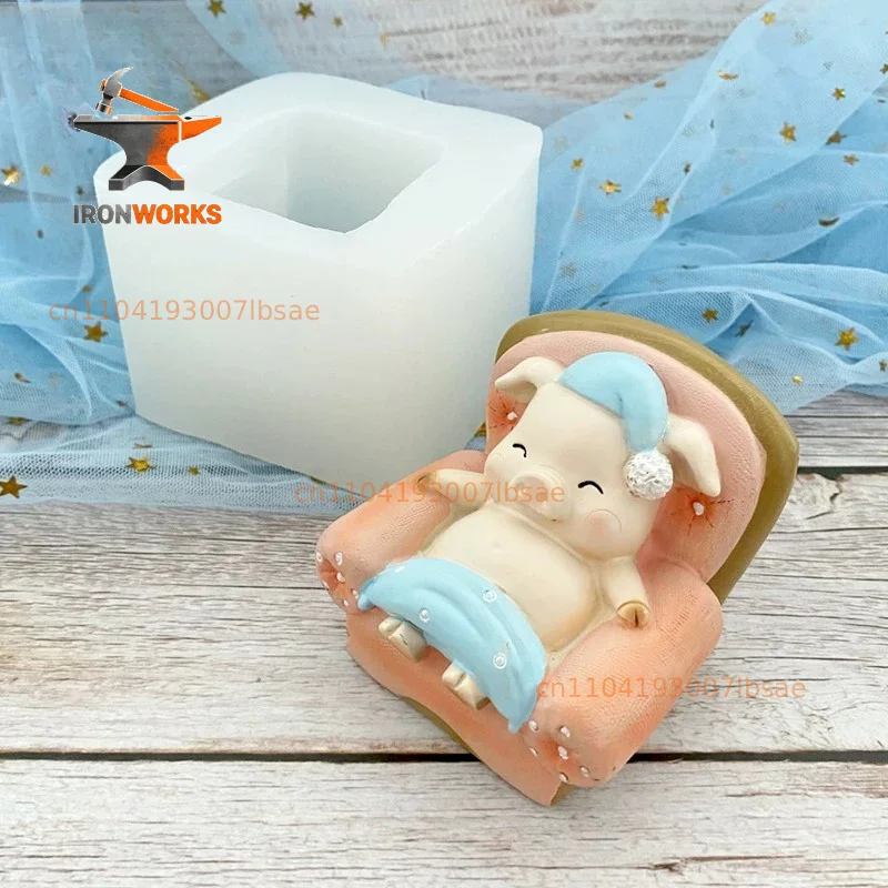 3D three-dimensional cute cartoon, silicone mold creative plaster resin desk car ornament handmade soap mold
