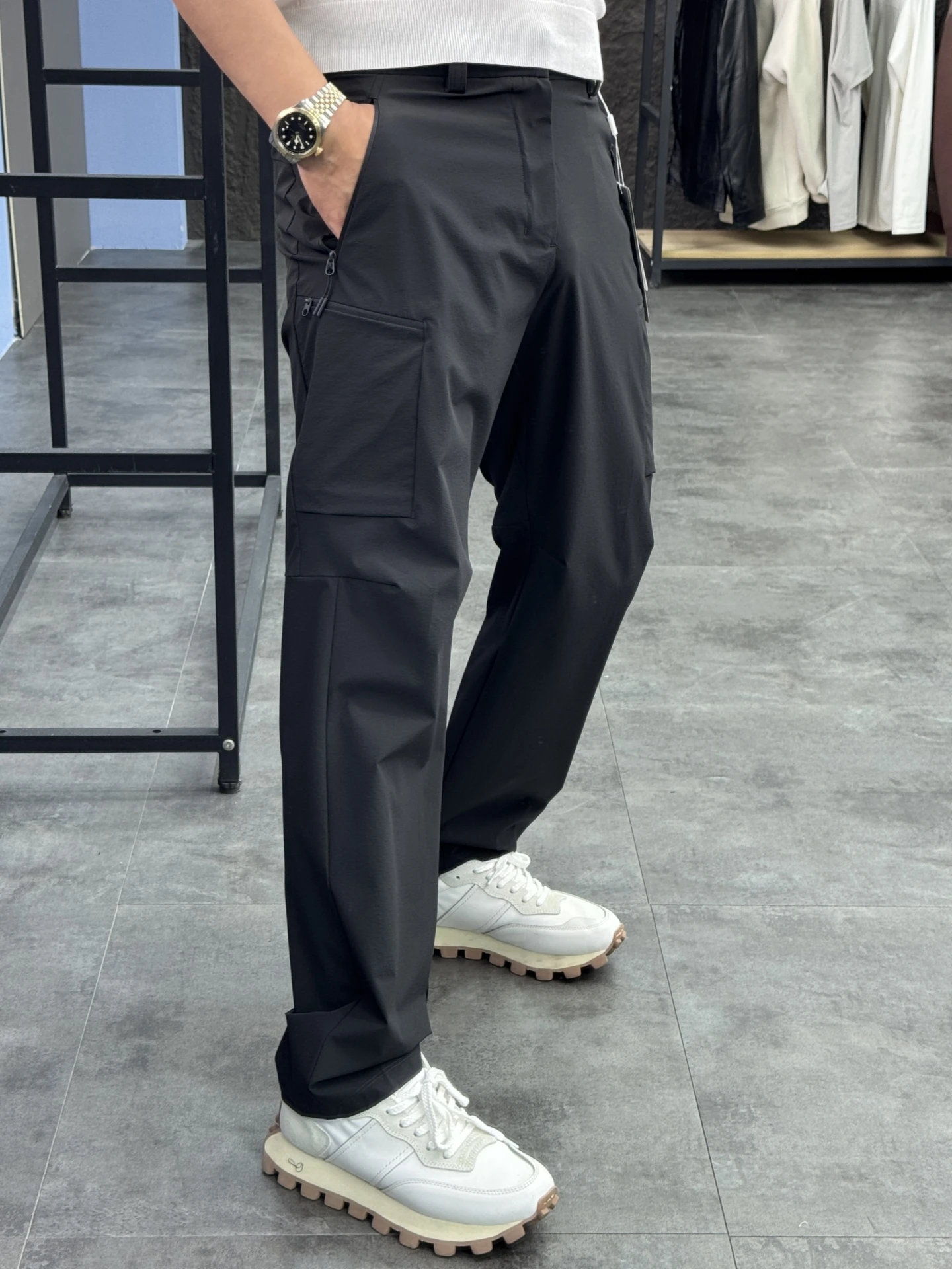 

Men's Outdoor Breathable Padded Straight Leg Casual Pants Spring Summer Thin Cut Comfortable Casual Trousers