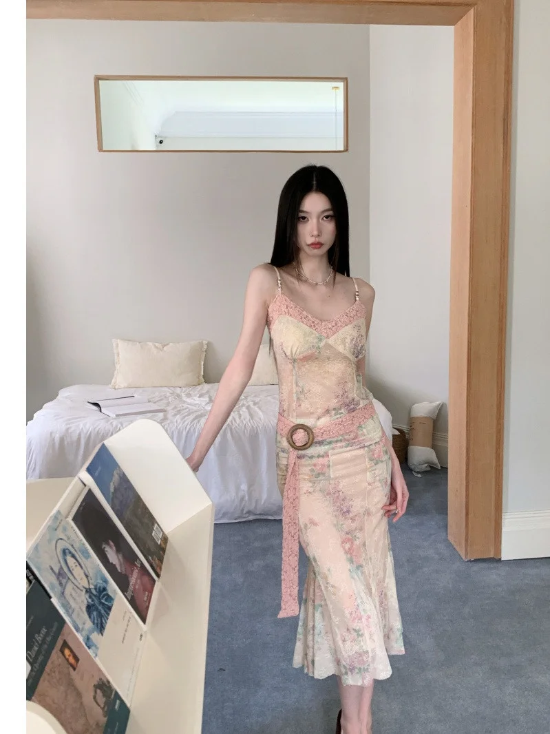 

Комплект Mipao: Топ-жилет с кружевной отделкой и юбка-русалка из полиэстера, летняя коллекция