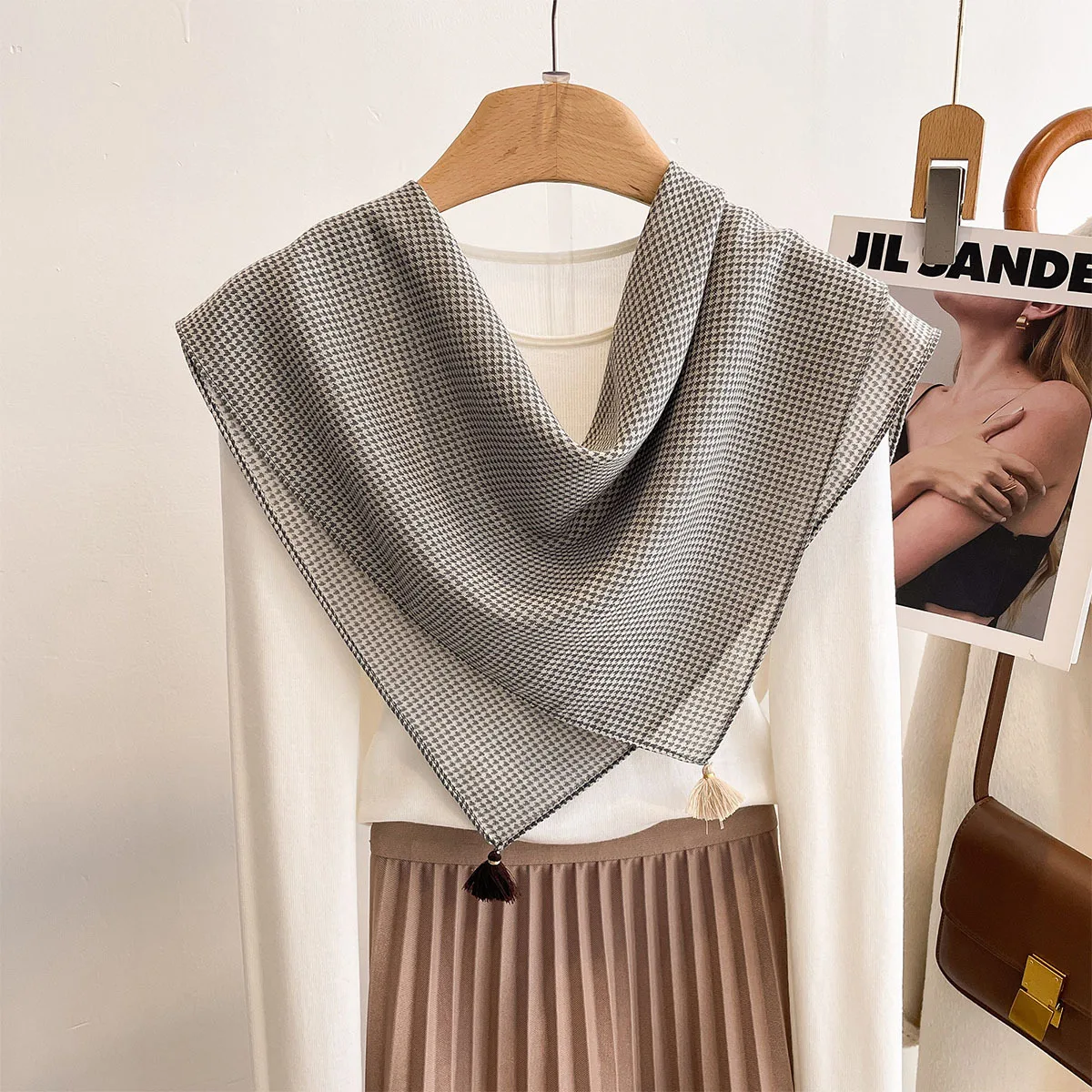 

Silk Scarf Women 60x60cm Square Print Neck Scarf Hijab Luxury Houndstooth Bandana Foulard Shawl Tassel Pendant Wrap for Lady New