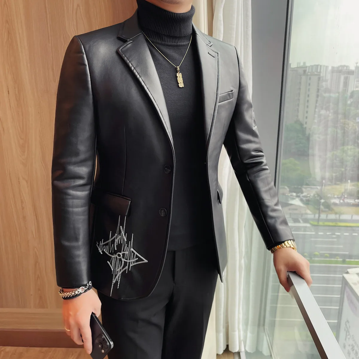 

Роскошные мужские пиджаки из искусственной кожи высокого качества, корейские приталенные однобортные мужские повседневные пиджаки с вышивкой, мужские пальто