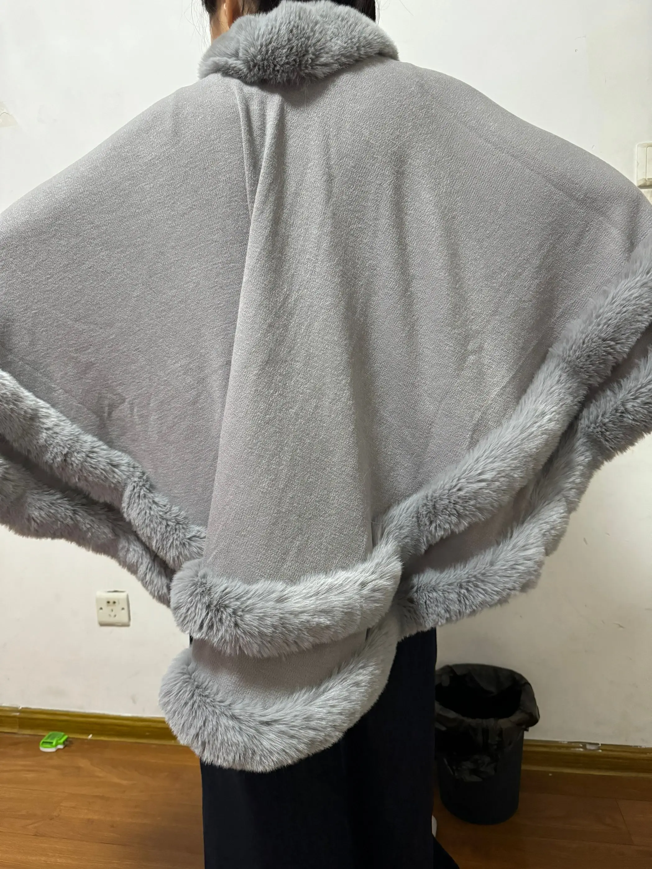 Poncho de cachemira grueso y cálido para mujer, cuello de piel sintética de 2 círculos, chal de péndulo grande, abrigo, capa suelta, invierno