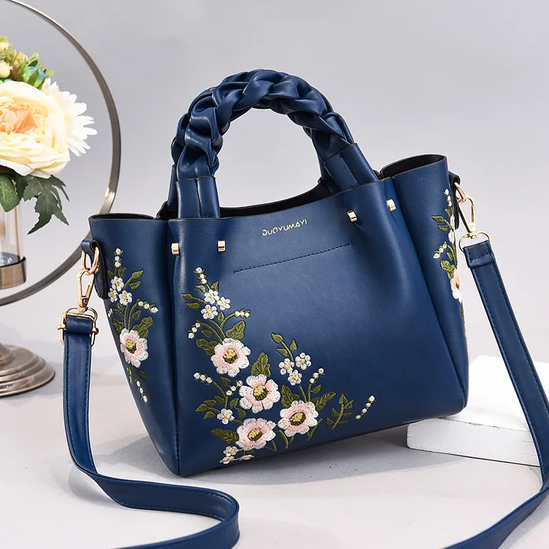 2022 New Luxury Design Women Pleated Tote Bag Solid Color Underarm Bag Small Handbag and Purses Shoulder Bag Female Retro Pouch