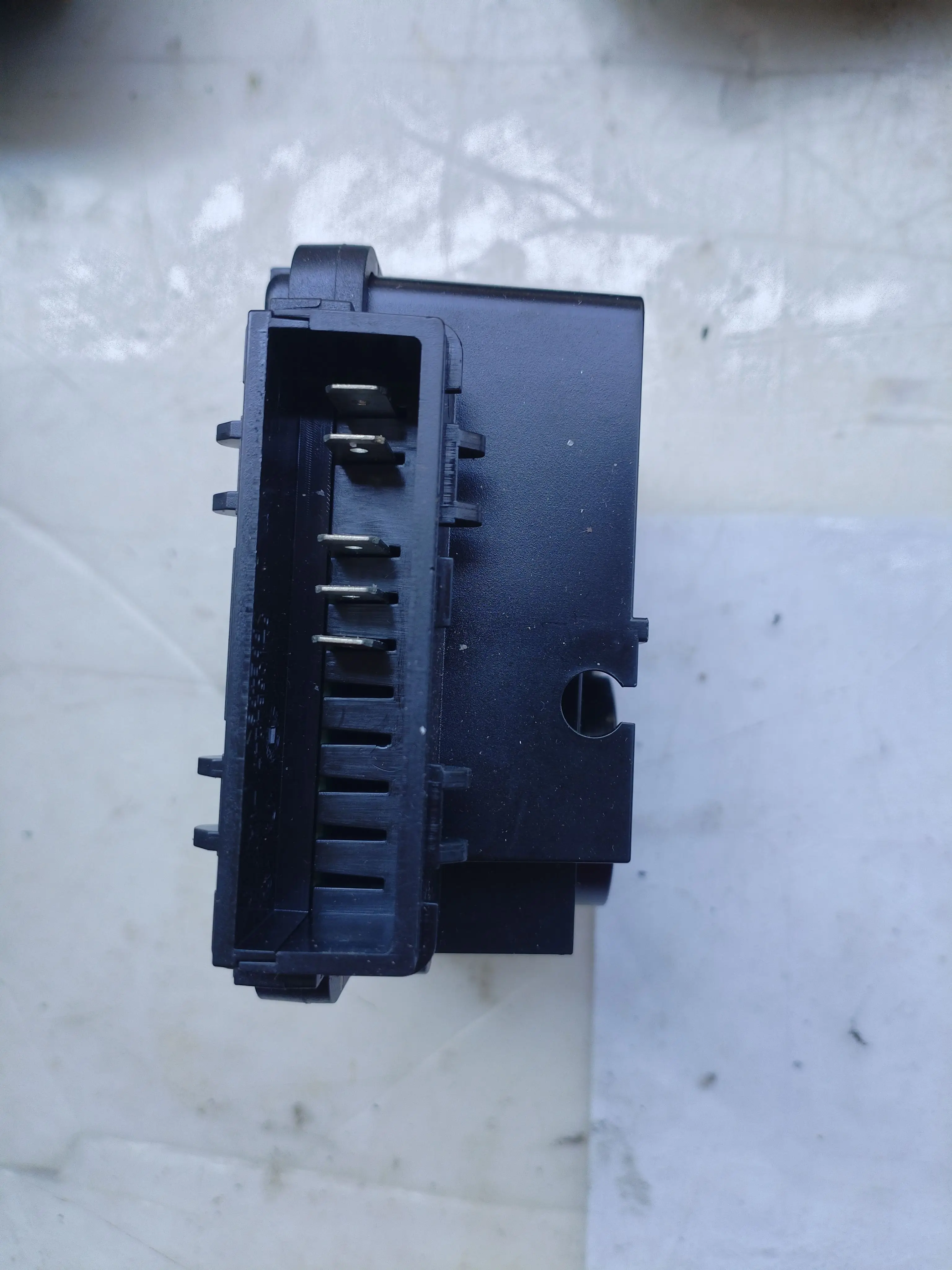 محرك ثلاجة السيارة دانفوس 101N2120