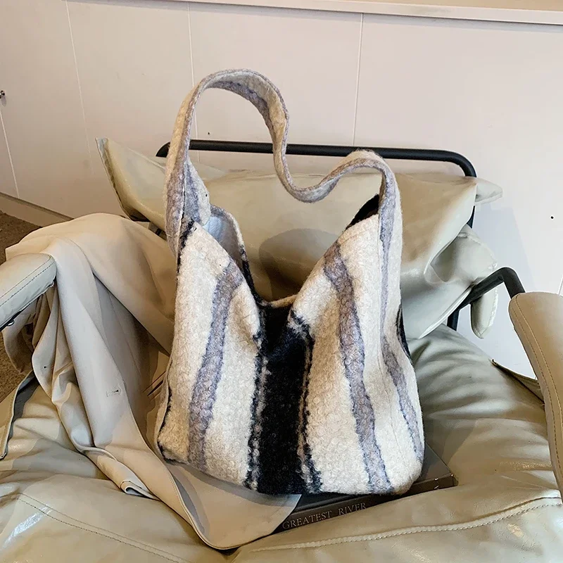 

Фланелевые простые сумки на плечо большой вместимости, универсальные дорожные сумки для женщин, 2024, высококачественные однотонные женские сумки на молнии