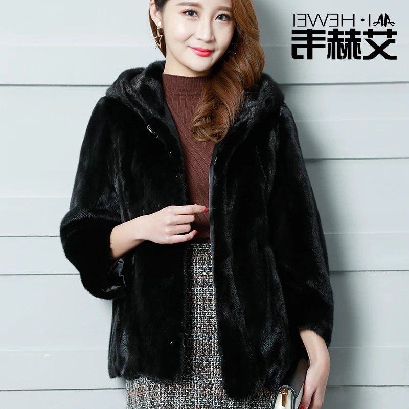 

coat 2023 winter new mink female paragraph mink short section Haining mink fur coat hooded