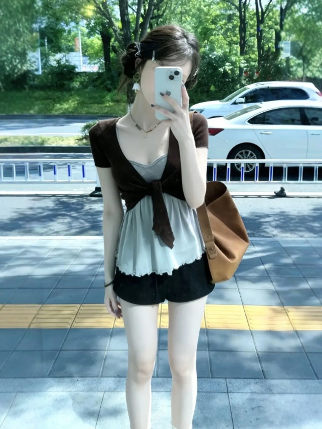 

Retro Unique Short Sleeve Open Cardigan Strap Vest Two Piece Set Complete OOTD Summer 2026 Fashion Women's Comfortable Warm