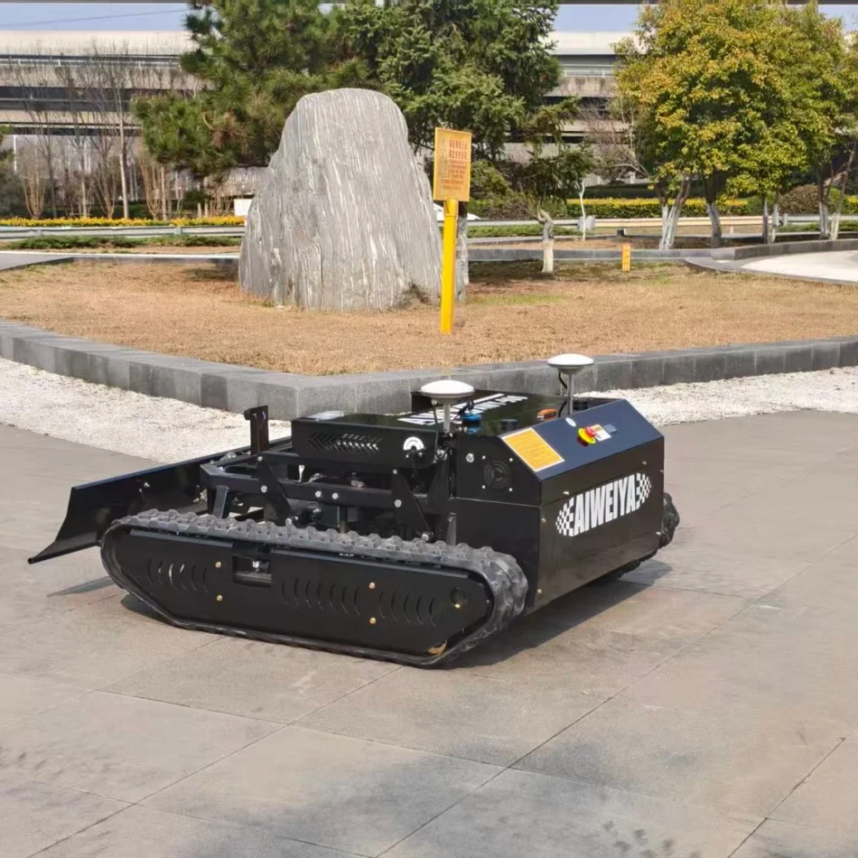 

Customized Powered Self-Propelled Crawler Lawn Mower, Remote Control, All-Terrain for Commercial Use lawn mower