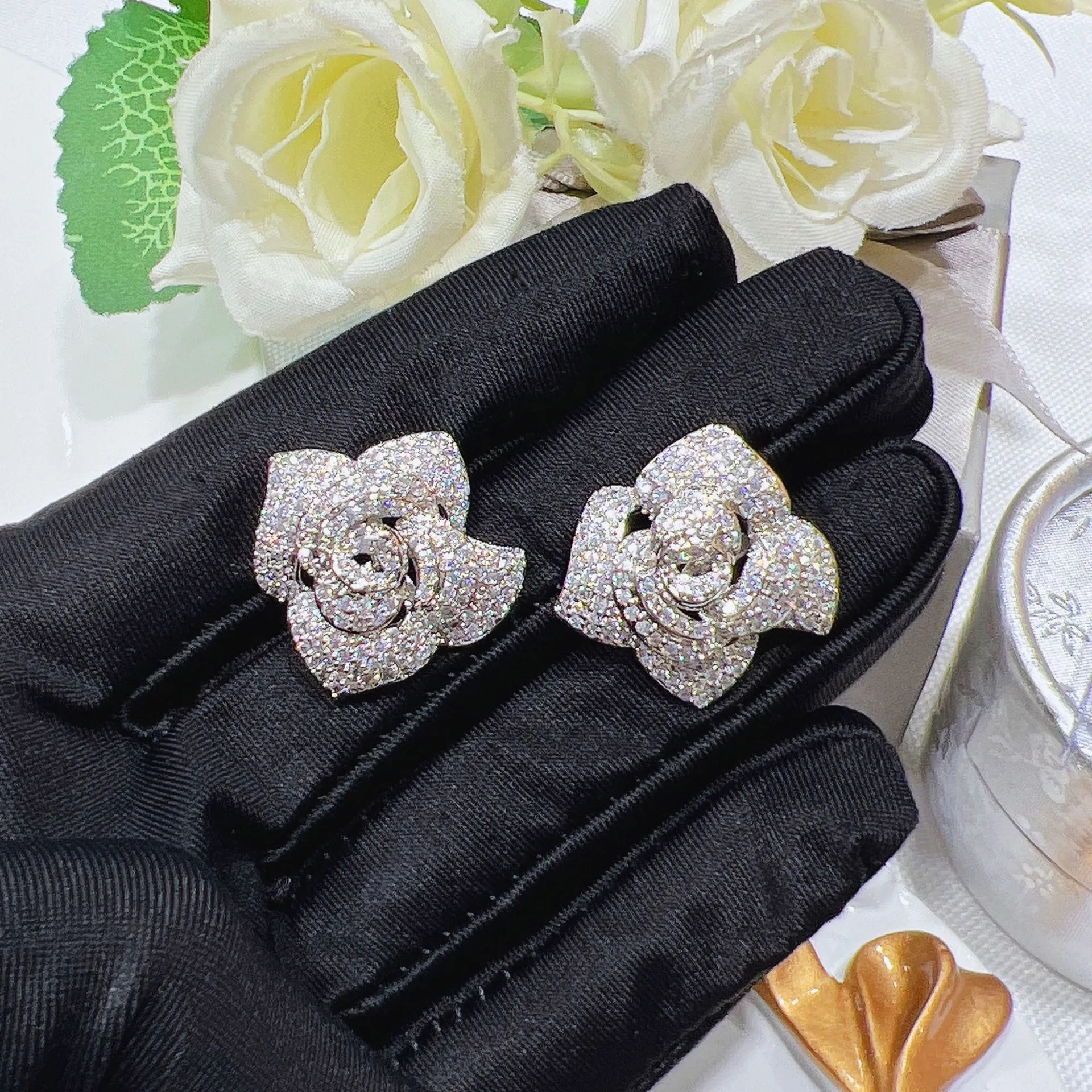 Foydjew New Arrival Jewelry Female Rose Flowers Earrings Micro-inlaid Full Zircon 925 Silver Needle Stud Earring For Women