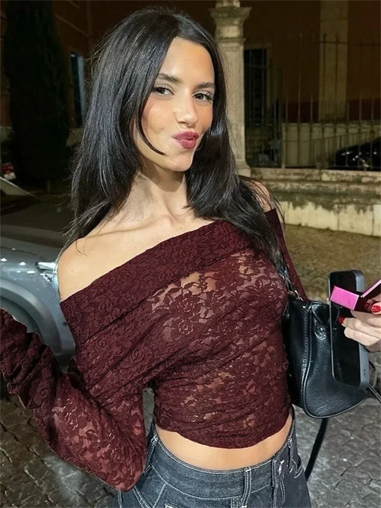 

Летняя кружевная ажурная футболка, топ, женский прозрачный лоскутный укороченный топ с открытыми плечами Y2k, женская однотонная футболка, новинка