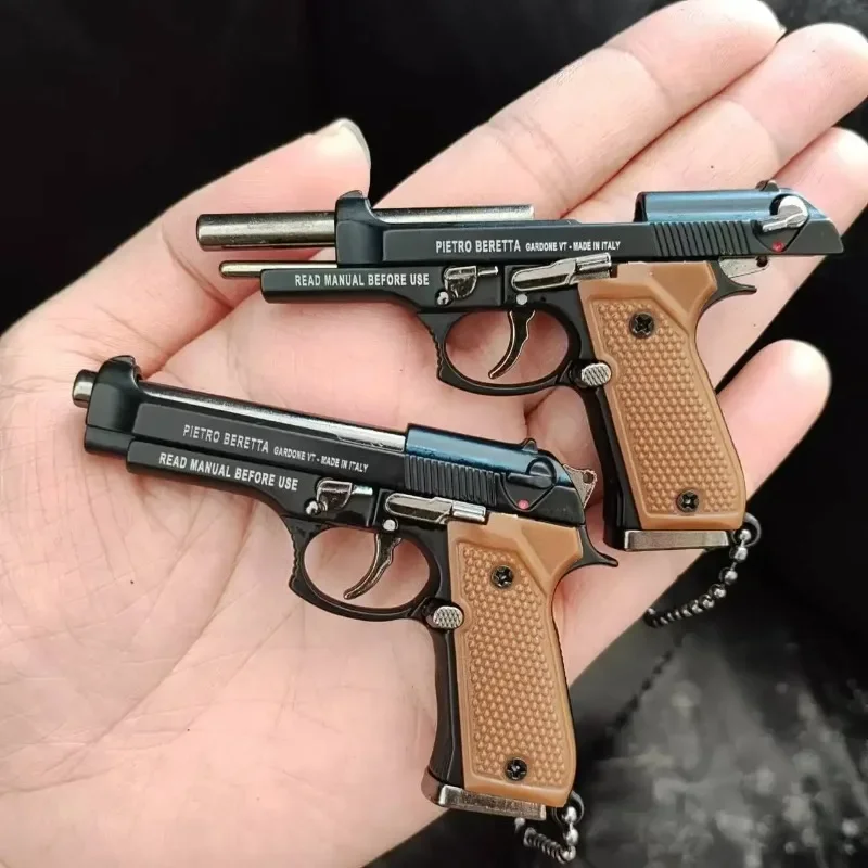 LLavero de pistola de aleación modelo BERETTA 92F a escala 1:3, Mini arma de juguete, modelo de arma, llavero de Metal, regalo de cumpleaños para niños y adultos