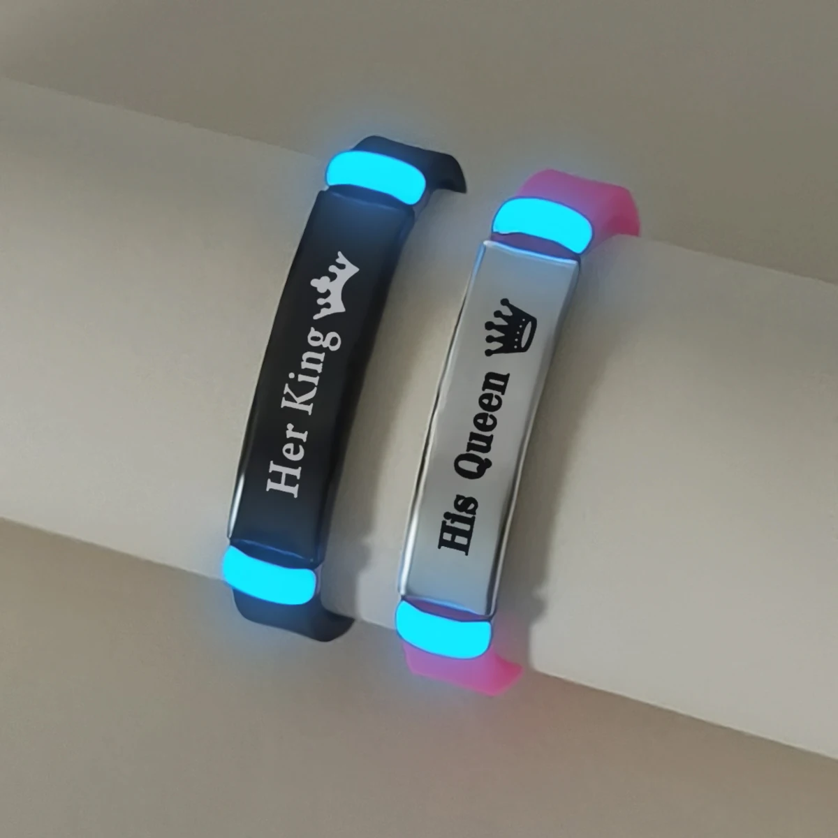 Juego de pulseras para parejas con patrón de corona que brillan en la oscuridad, anillos de moda para mujer, regalo para parejas, 2 piezas