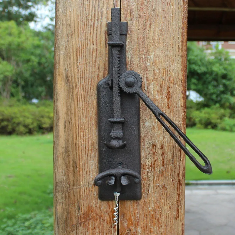 European Style Cast Iron Crafts Retro Red Wine Bottle Opener Bar Courtyard Home Wall Decoration
