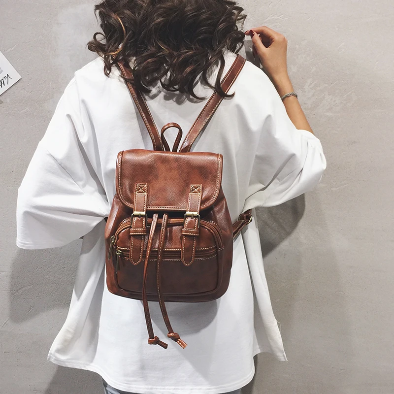 Imagem -02 - Mini Mochila Feminina de Couro Macio pu Fivela de Cordão Elegante e Casual Simples e Versátil Vintage Alta Qualidade 2023