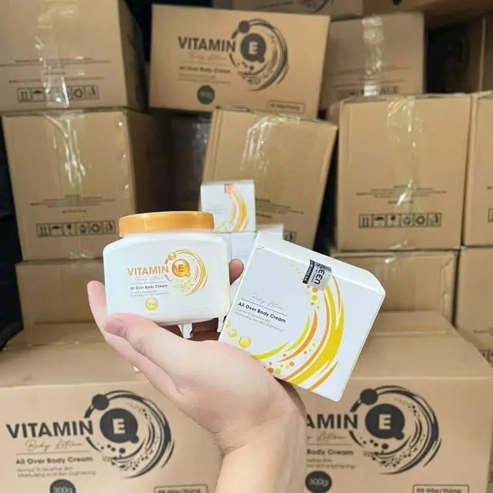 kem duong Vitamin E body lotion 300g Hand cream, foot cream, body lotion with moisturizing properties