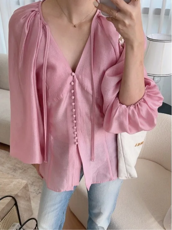 Fashionable Pink Shirt Women's V-neck Bubble Sleeve Elegant Design Age-reversing Straight-cut Nine-quarter Sleeve Button-up Top