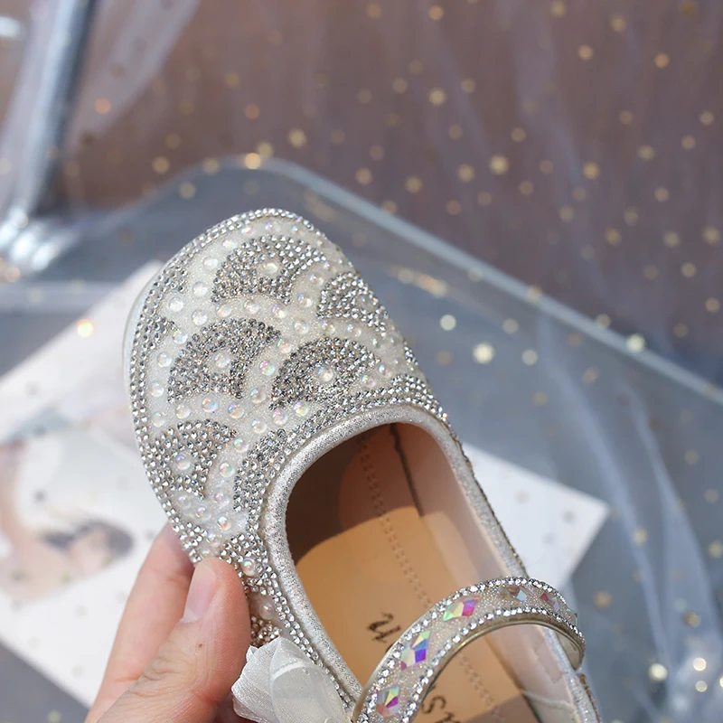 Girls Mary Jane Shoes Silver Thin Glitter Drill Girls Small Leather Shoes Pink Flat Non-slip Kids Princess Single Shoes Sandals