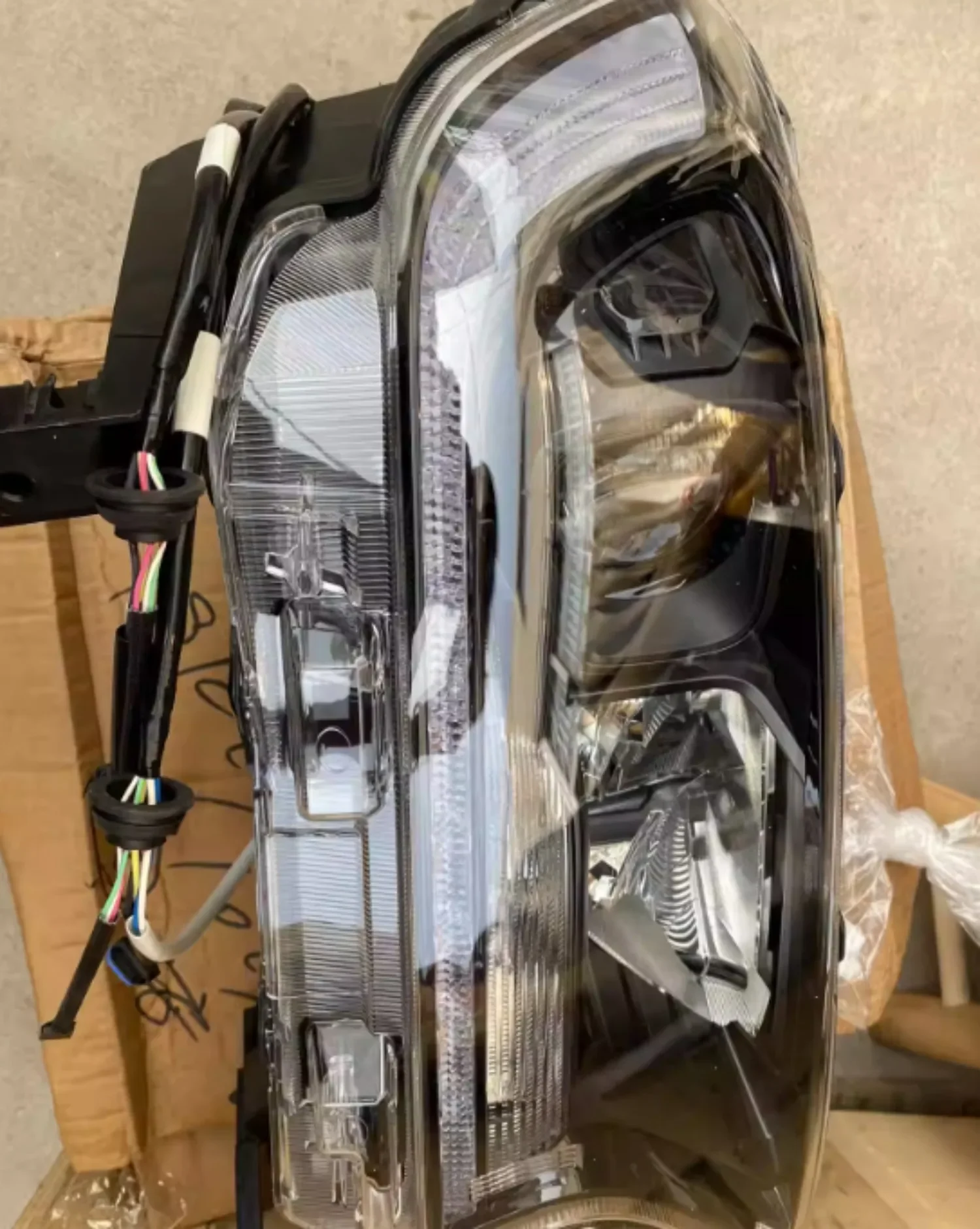 Car Headlight Assembly for Ford Everest endeavour DRL Daytime Running Driving Lamp Turn Signal