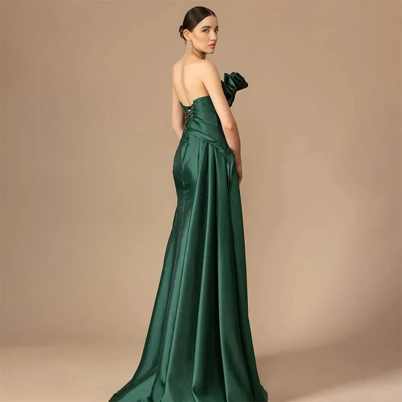 Elegant Long Green Satin Sleeveless Prom Dresses with Slit Mermaid Scalloped Neck Pleated Evening Dresses for Women