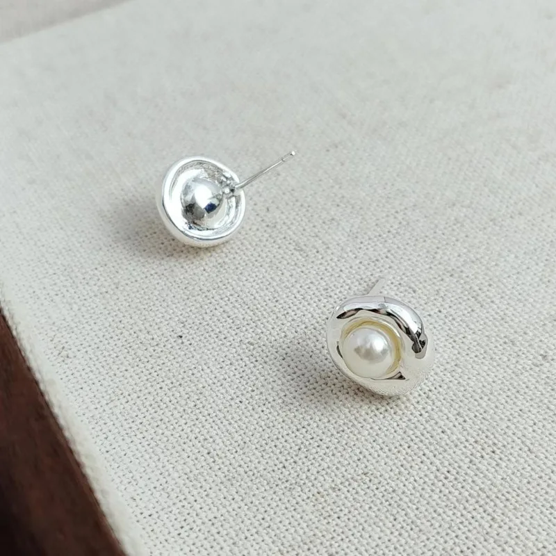 

Qingdao Jewelry Personalized Pearl Stud Earrings Women's Niche Design Sense Silver Needle Earrings Simple Style High Sense Earri