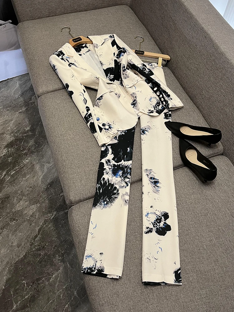 

Faionable цифровой принт, костюм на одной пуговице и узкие брюки, комплект из двух предметов A22030JF Ele Quali Celebri Sle, женский Ense...