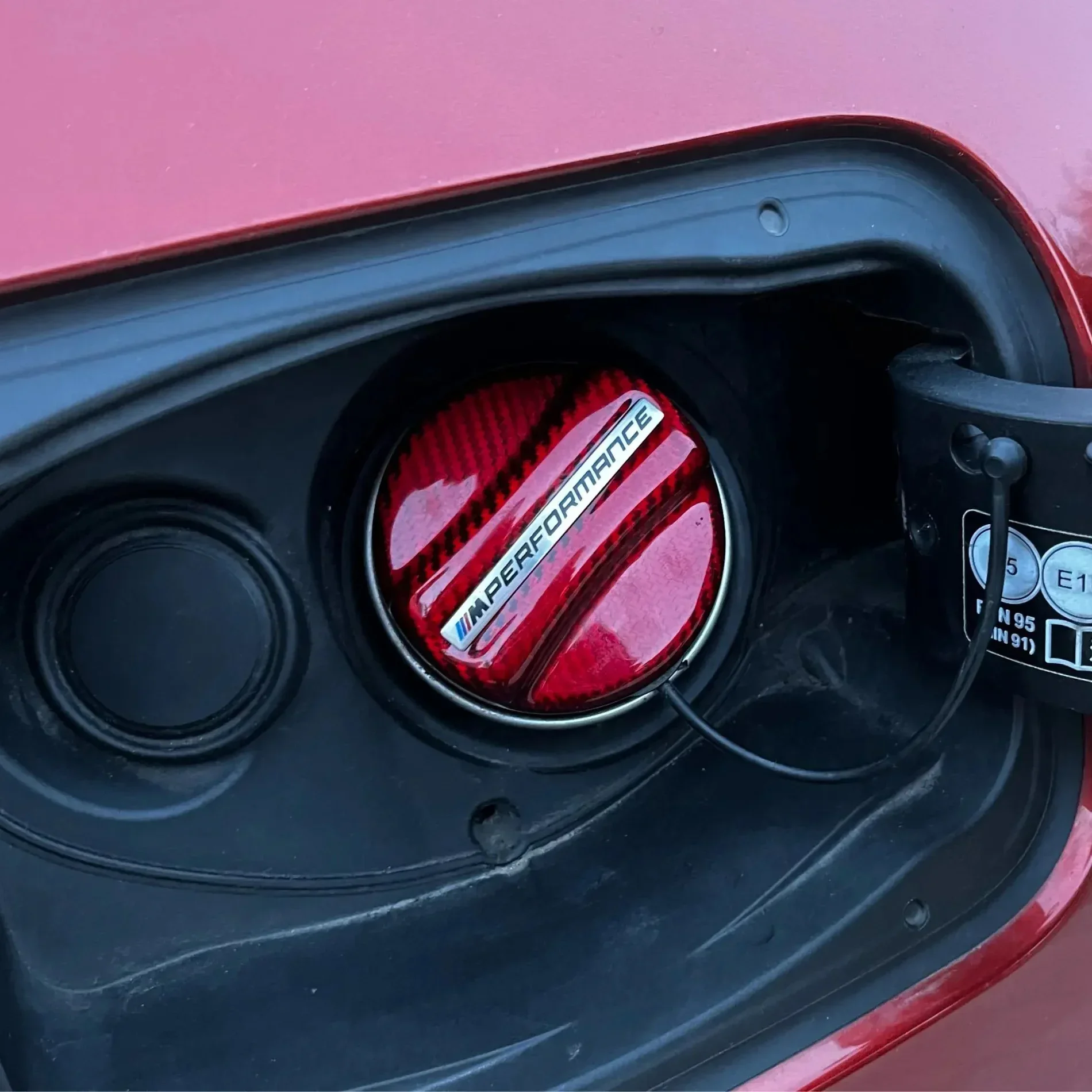 ألياف الكربون الجافة مزورة غطاء خزان الوقود غطاء الكسوة لسيارات BMW E90 E92 F01 F02 G02 G30 F10 F11 F12 F16 F20 F21 F30 F31 F32 F34 F36 F80