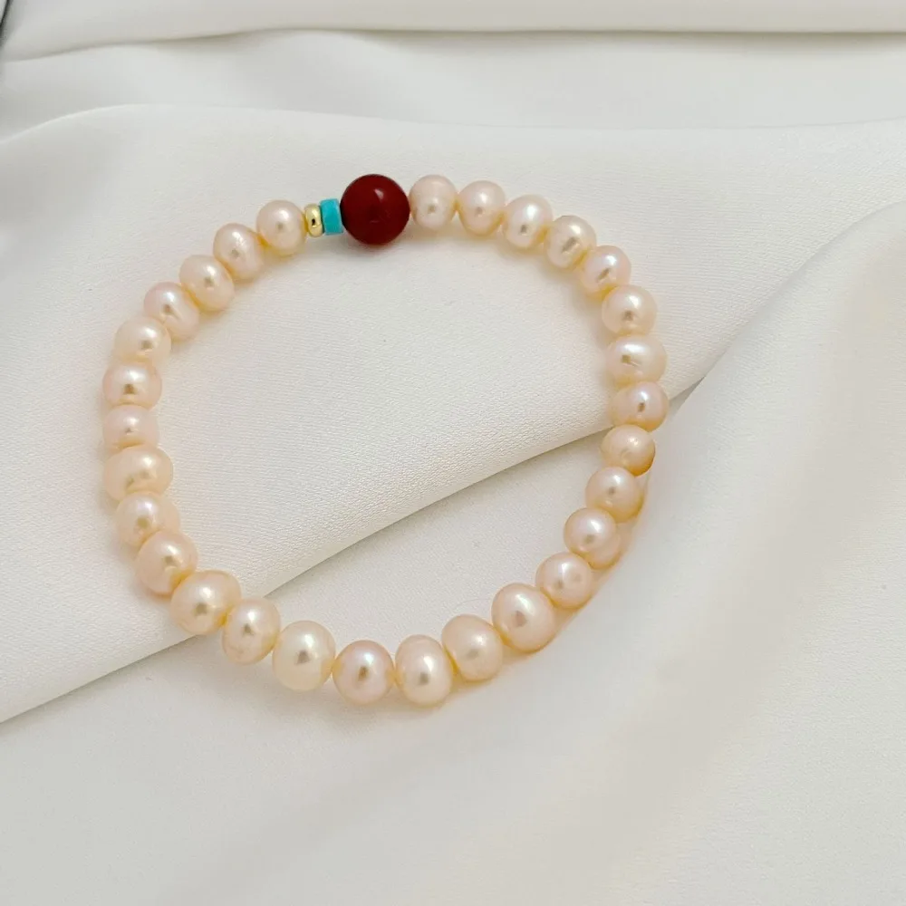 

New Fashion Light Luxury Natural Freshwater Pearl Elastic Bracelet for Women Simple Literary Retro Red Agate Bangle for Women