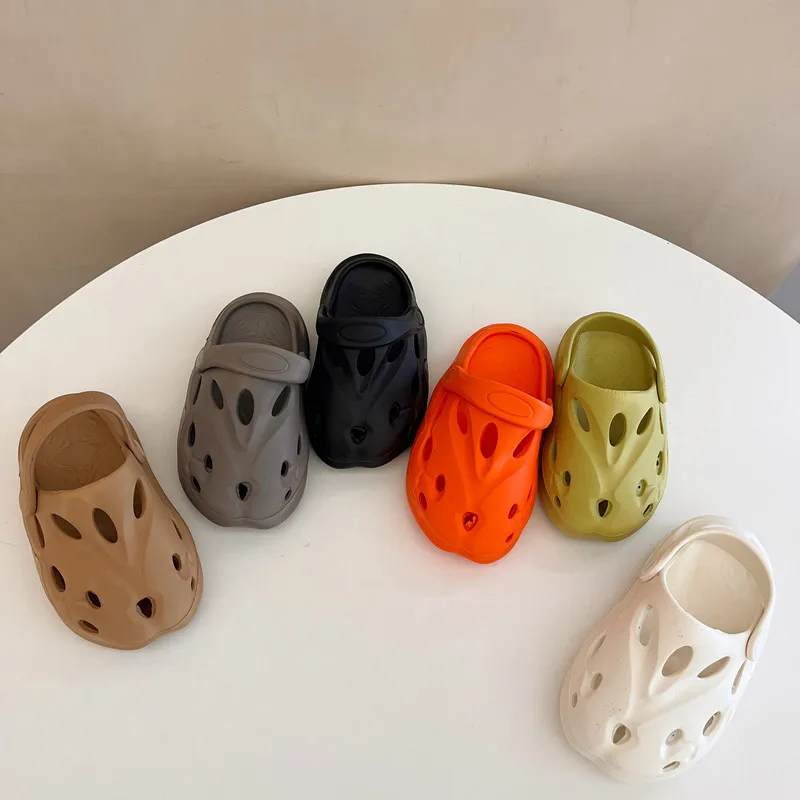 Chaussures d'été pour enfants, pantoufles à enfiler pour garçons et filles, chaussures de plage pour bébés, coordonnantes, décontractées, à la mode, 2024