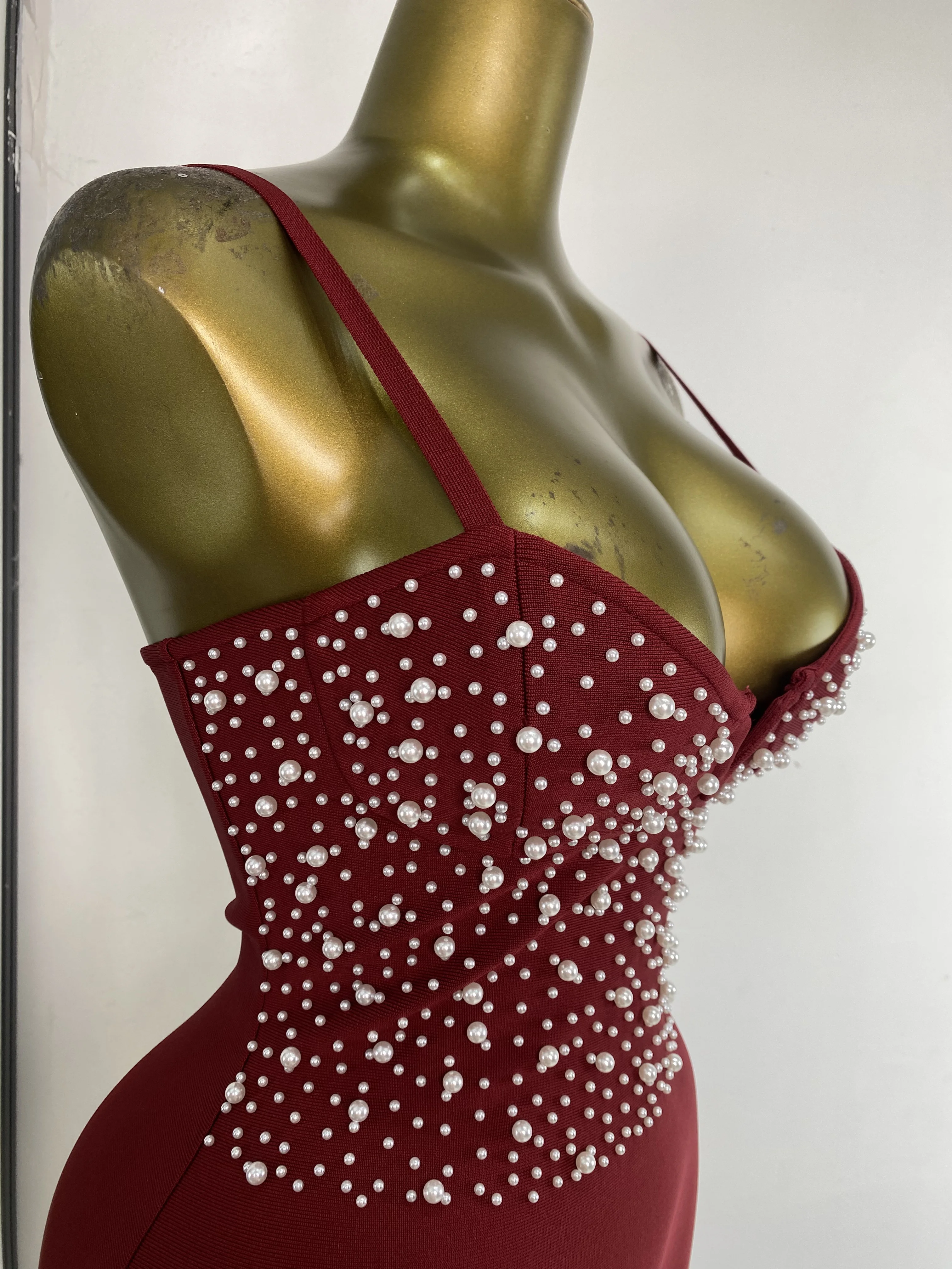 أزياء المرأة بورجوندي ضمادة اللباس السباغيتي حزام الخامس الرقبة اللؤلؤ التطريز طول الركبة OL الأعمال فساتين الحفلات المسائية